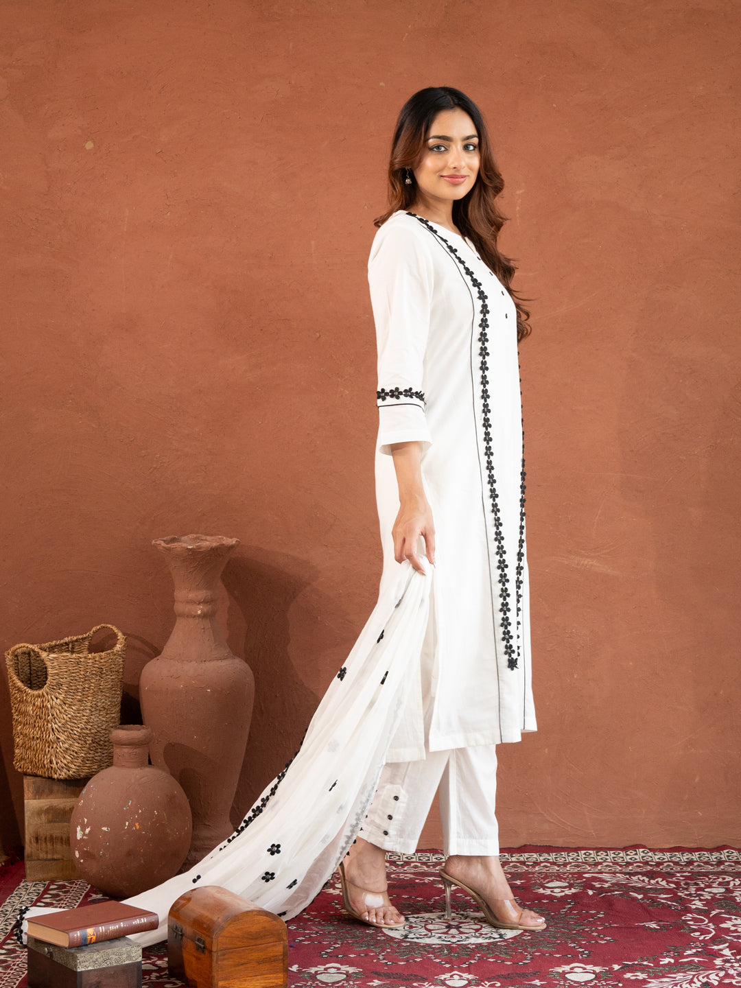 Black And White Pretty Flower Lace Cotton Suit