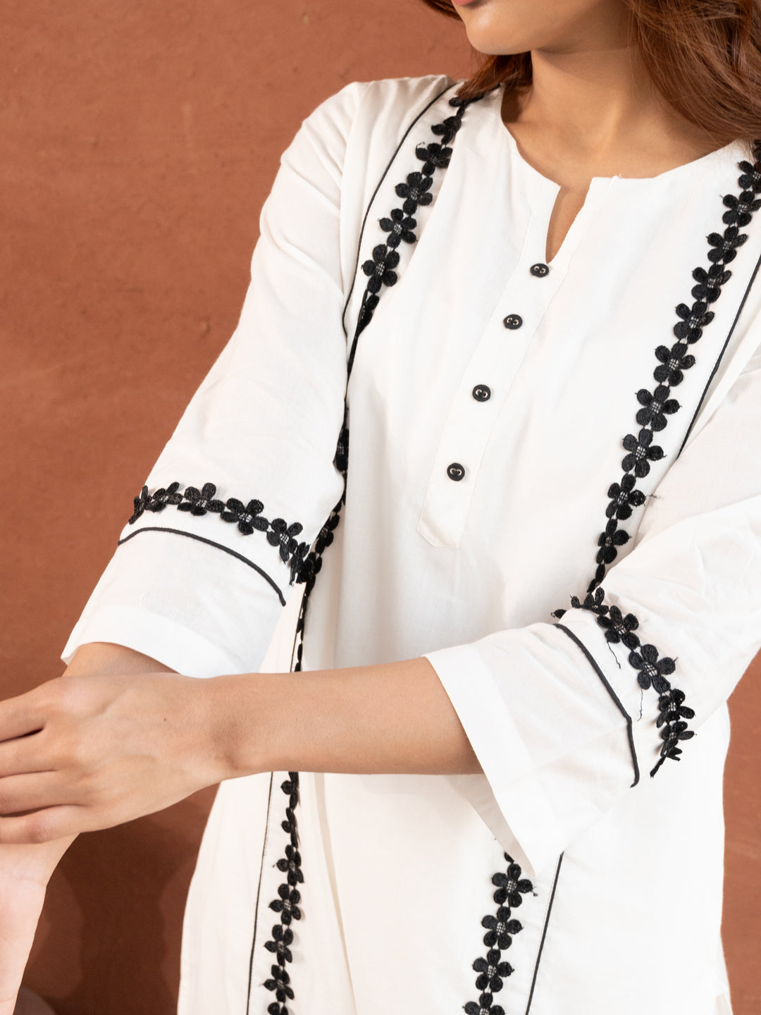 Black And White Pretty Flower Lace Cotton Suit