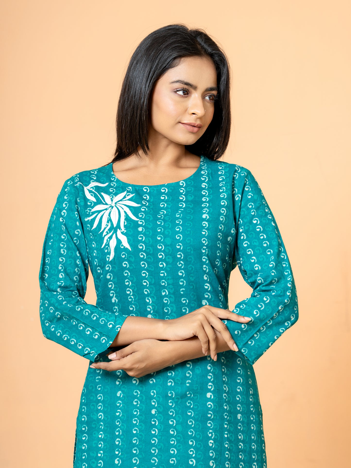 Image focused on the neckline area of the Sea Green Pearl Work Cotton Kurta, showcasing how the delicate pearl work is applied around the collar or yoke.