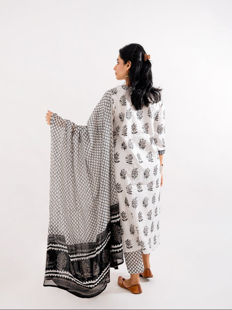 Back view of the Black & White Printed Cotton Suit by Cottons Daily, illustrating the seamless design and pattern continuity.