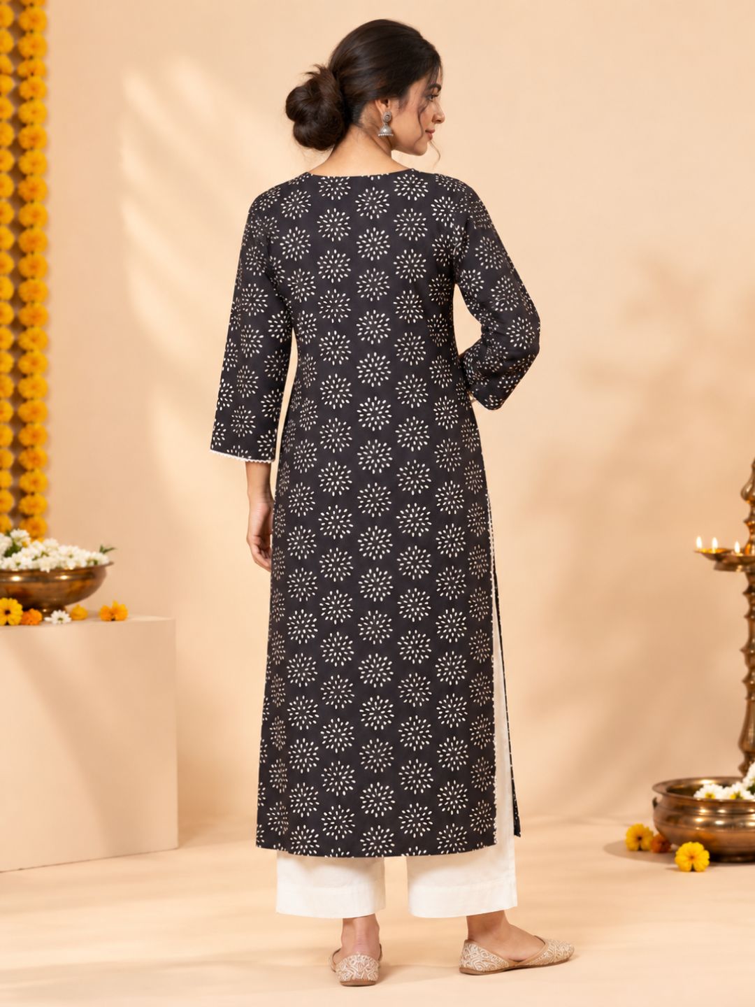 Black Embroidered Rangoli Print Cotton Kurta