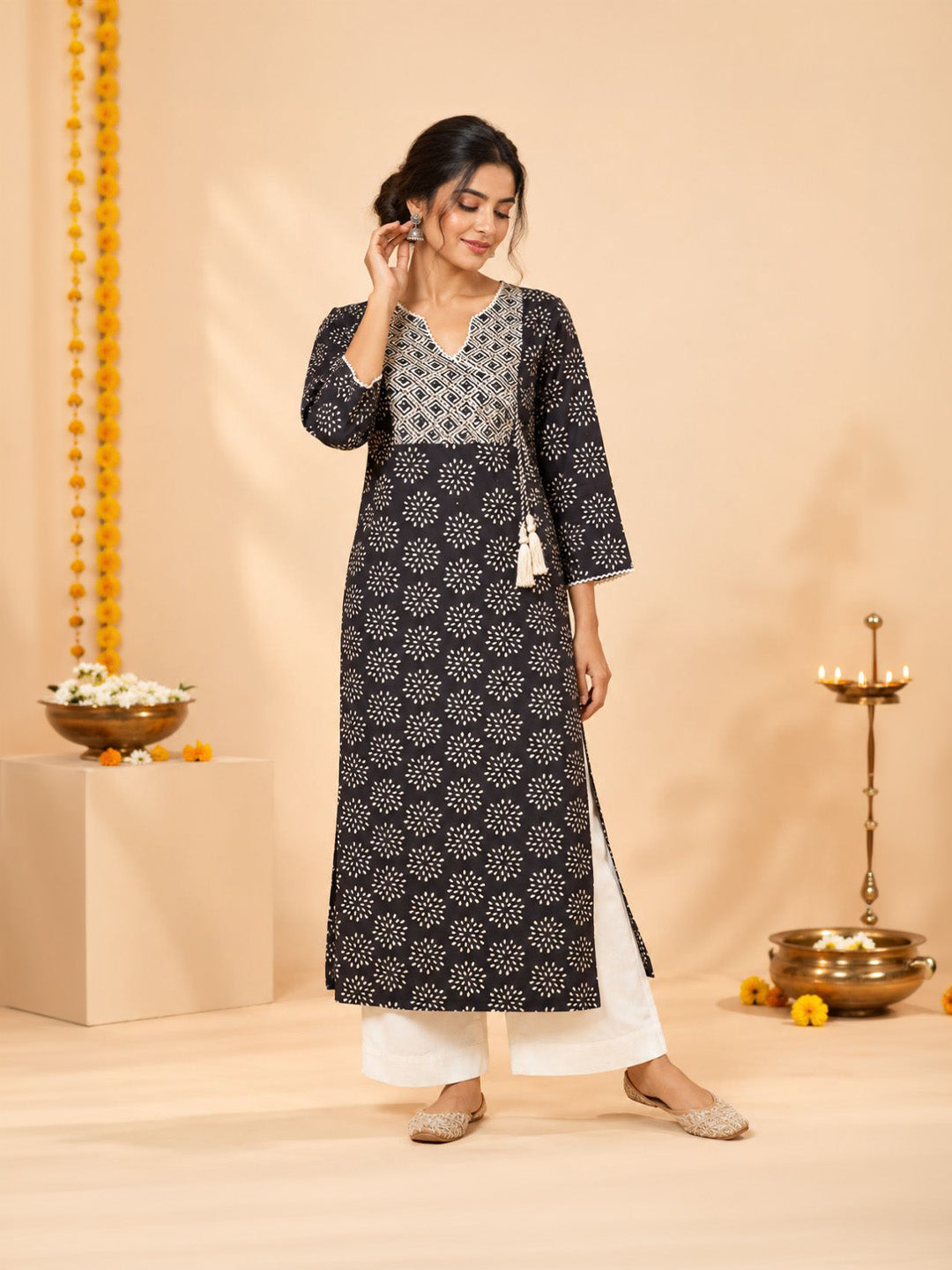 Black Embroidered Rangoli Print Cotton Kurta