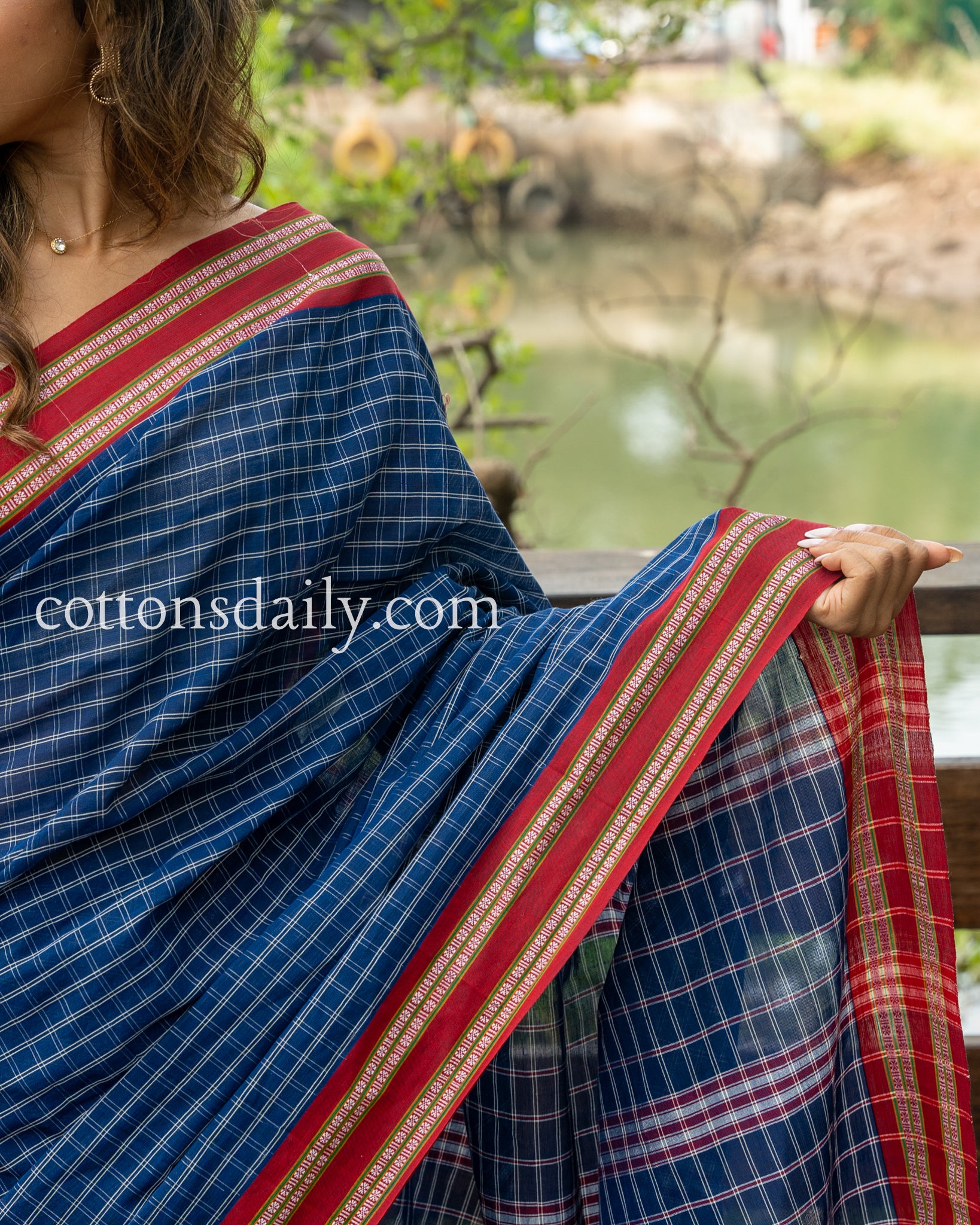 Boat in Baga Red Kunbi Saree – Cottonsdaily