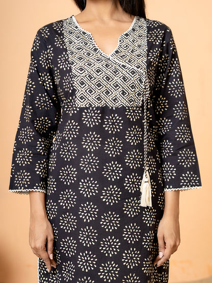 Black Embroidered Rangoli Print Cotton Kurta